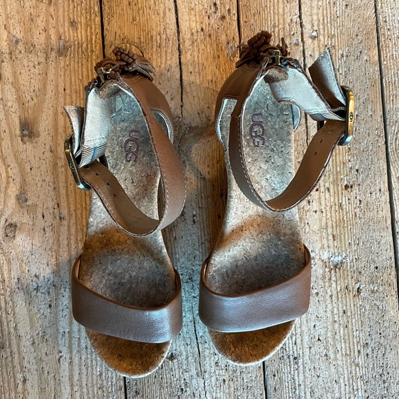 UGG Zoe Wedge Sandals Brown Leather Size 6 - Picture 8 of 10